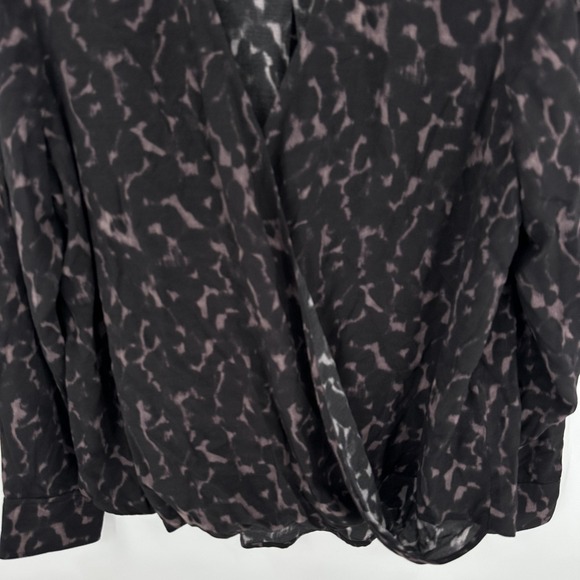 Rails‎ Blouse Womens Medium Black Diffused Cheetah Hillary Drape Long Sleeve Top - Picture 3 of 10